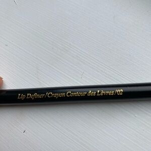 Victoria Beckham lip liner in 02